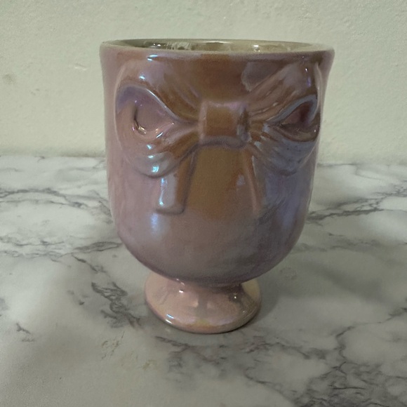 Other - Elegant Pink Brush holder with Bow Design